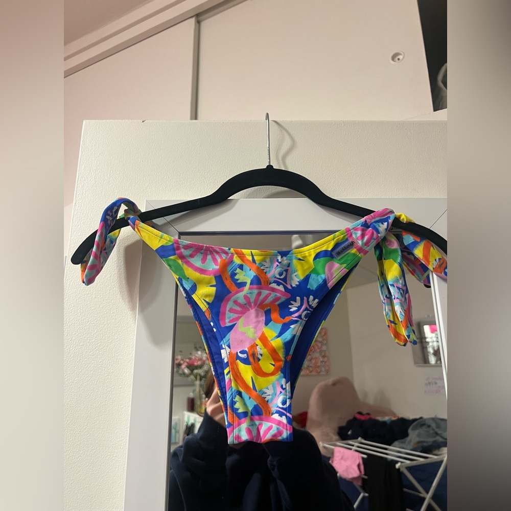 bikini - Picture 4 of 6